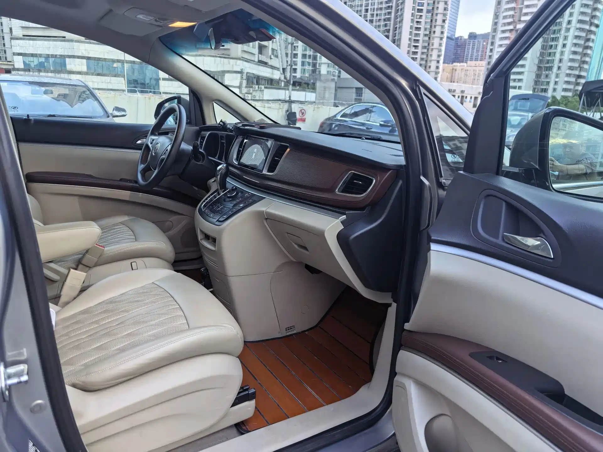 Фото 10 - Buick GL8