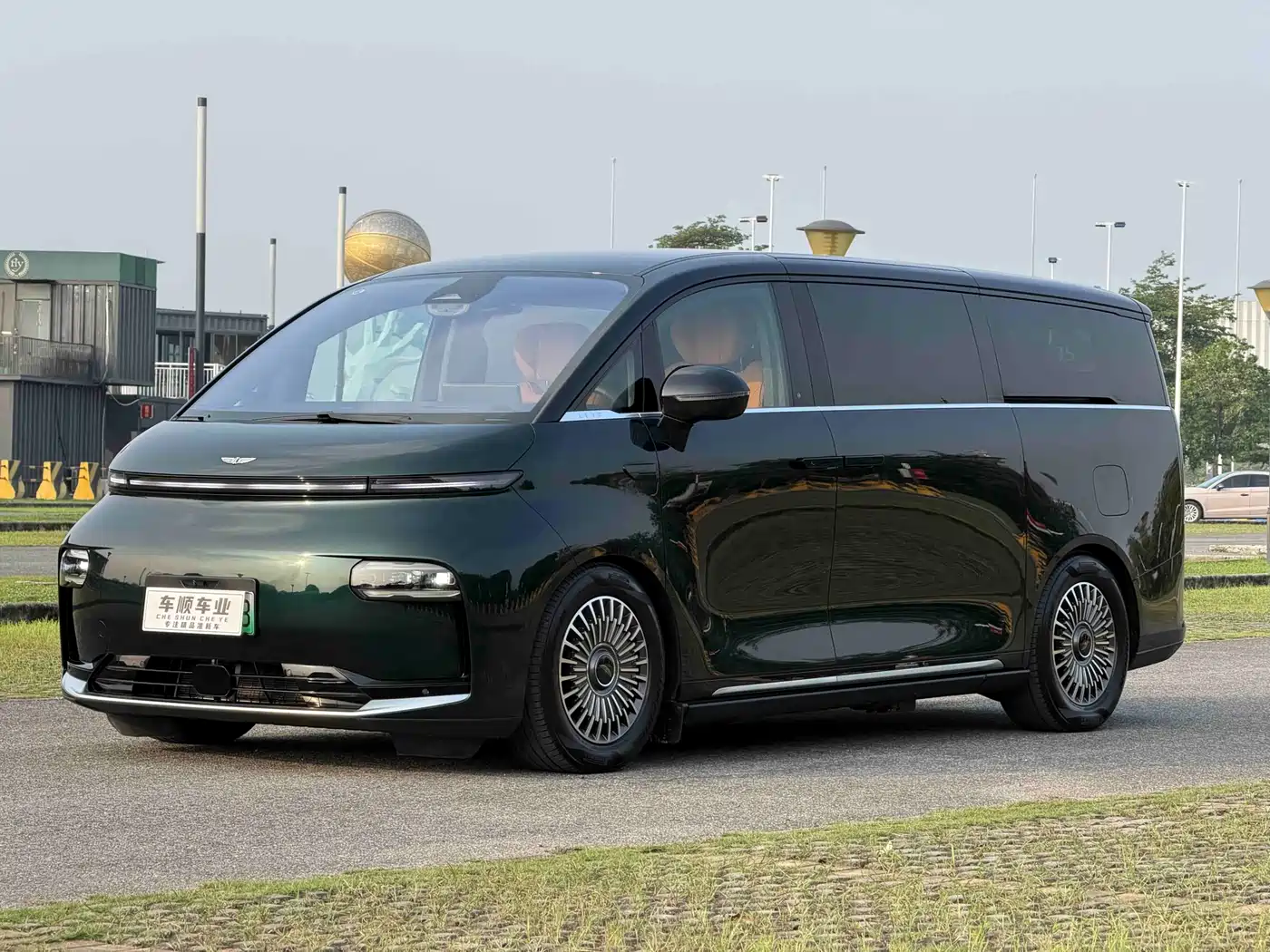 Geely Galaxy Yizhen L380 2025 Model 805km Flagship Edition AWD