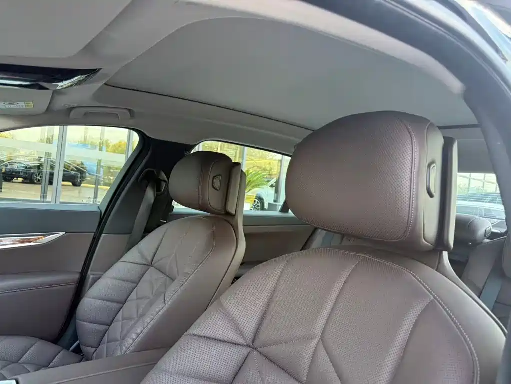 BMW 7 Series 2025 2023 Model 735Li Luxury Package