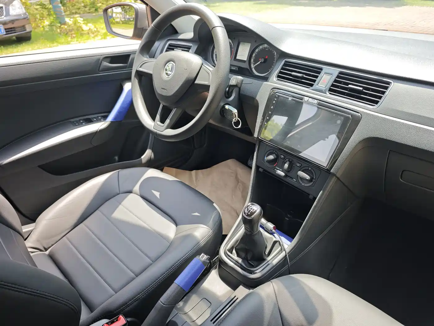 Škoda Rapid 2018 1.6L Manual Standard Edition фото 15