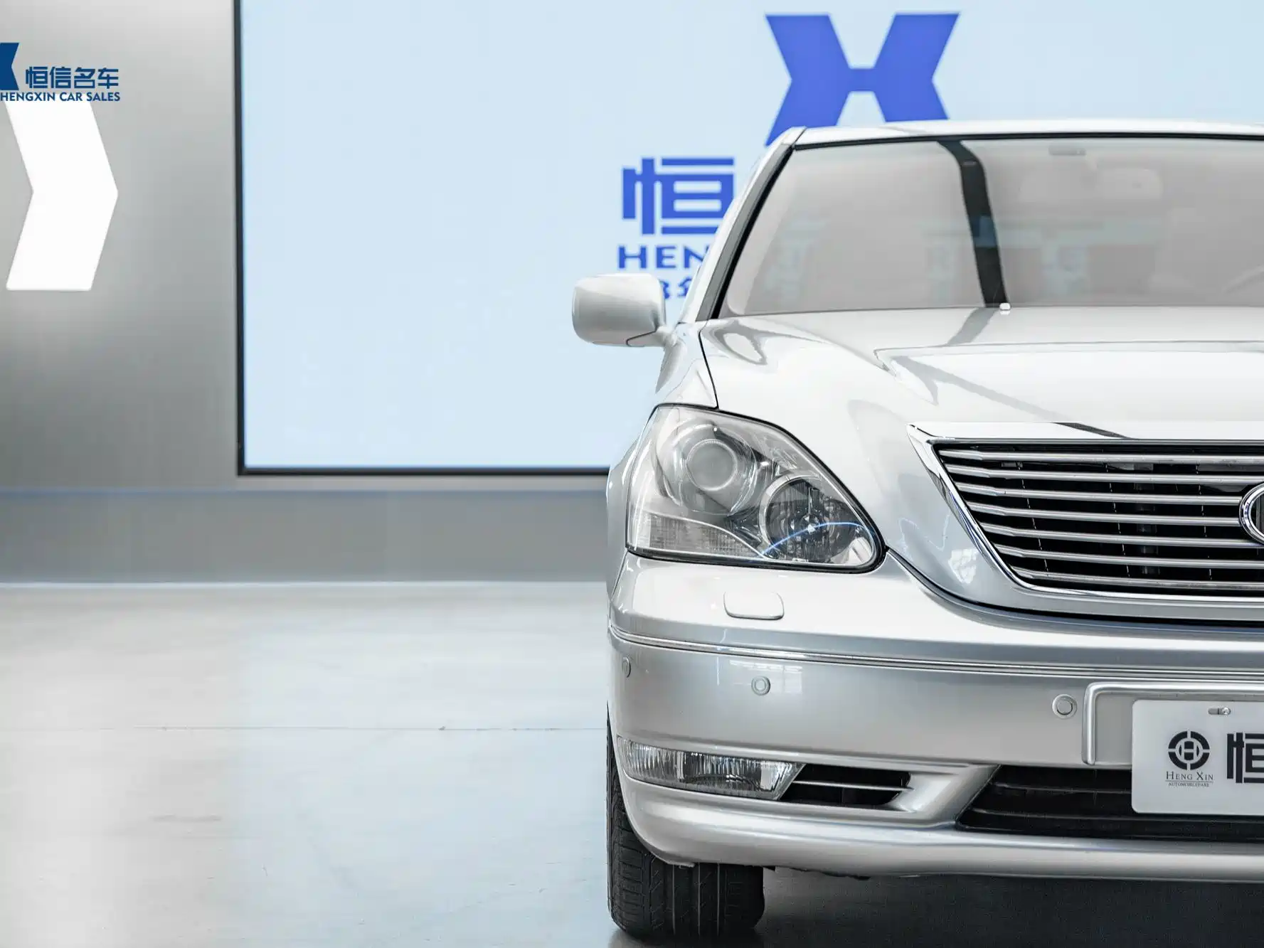 Фото 8 - Lexus LS