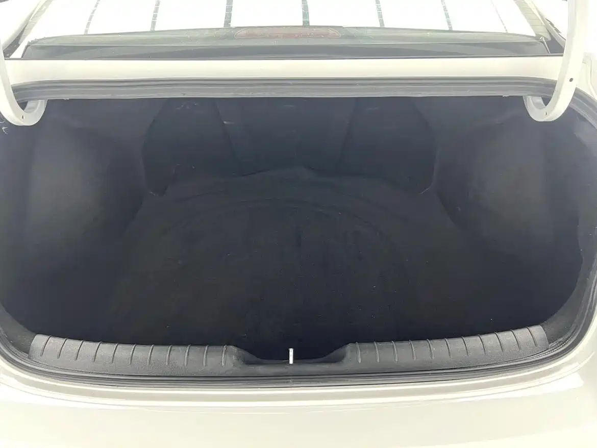 Hyundai Elantra 2021 1.5L CVT GLX Elite Edition фото 11