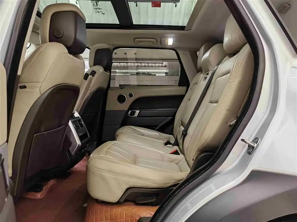 Land Rover Range Rover Sport PHEV 2020 P400e SE фото 11