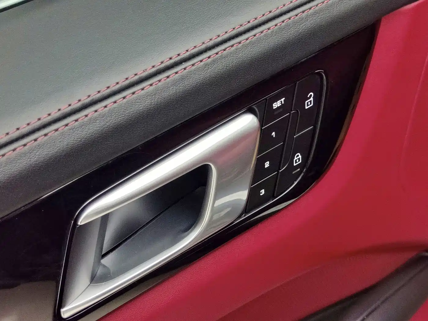 Porsche Cayenne New Energy 2021 Cayenne E-Hybrid 2.0T фото 23