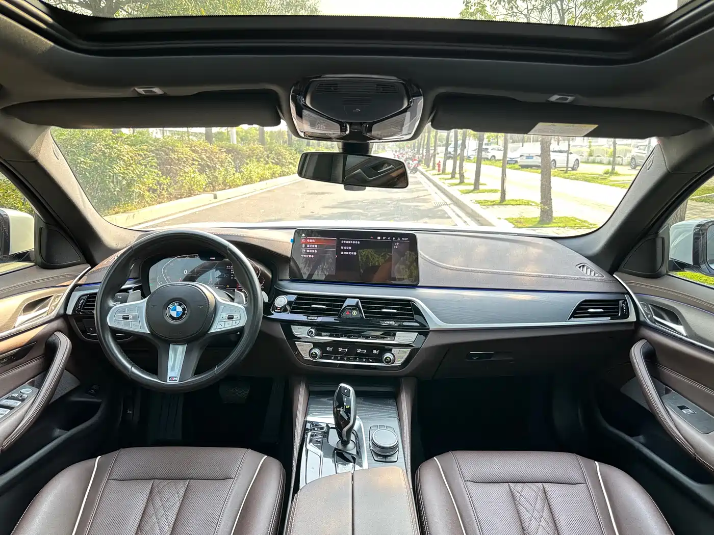 BMW 5 Series 2023 530Li Leading M Sport Package фото 5