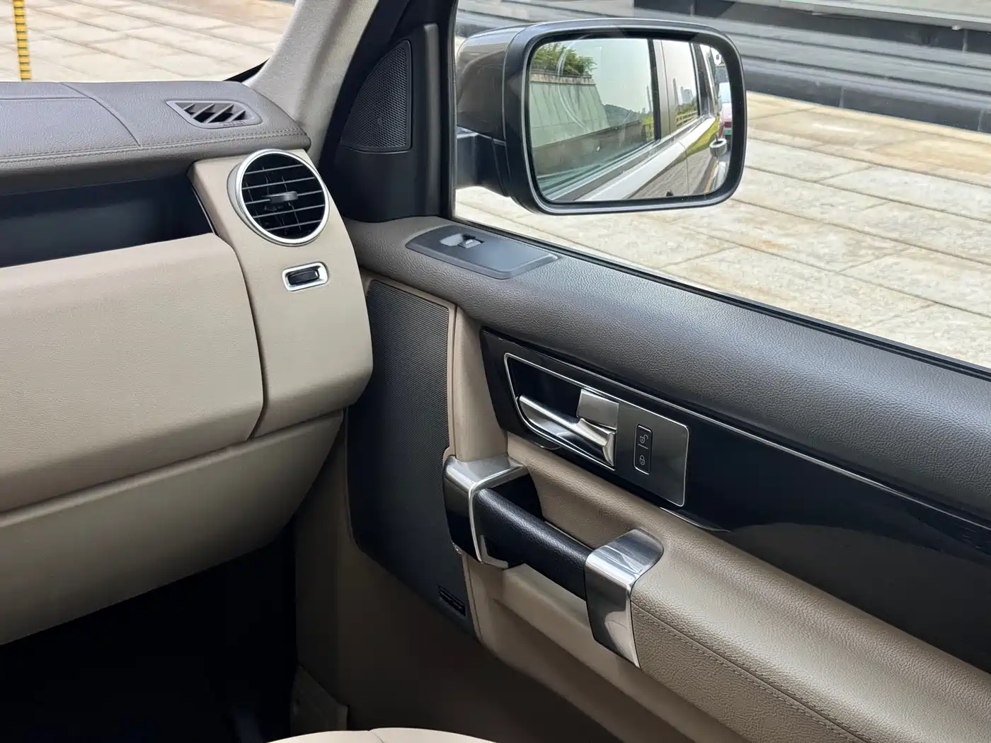 Land Rover Discovery 2012 3.0 SDV6 HSE Diesel фото 25