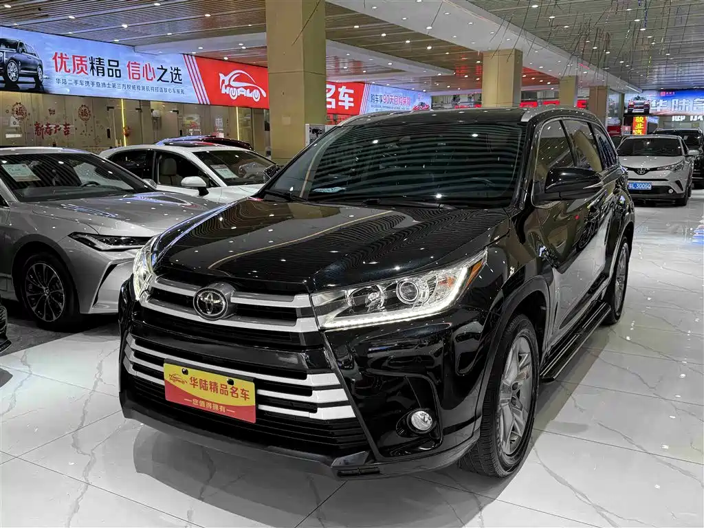 TOYOTA HIGHLANDER