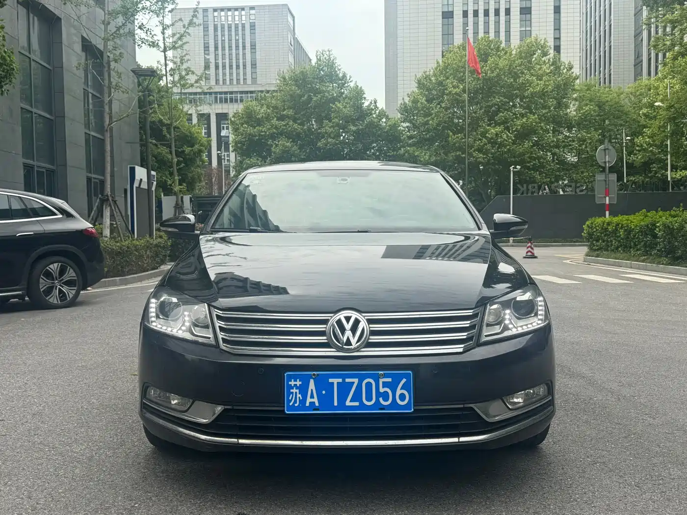 Volkswagen Magotan 2012 Facelift 1.8TSI Luxury фото 2