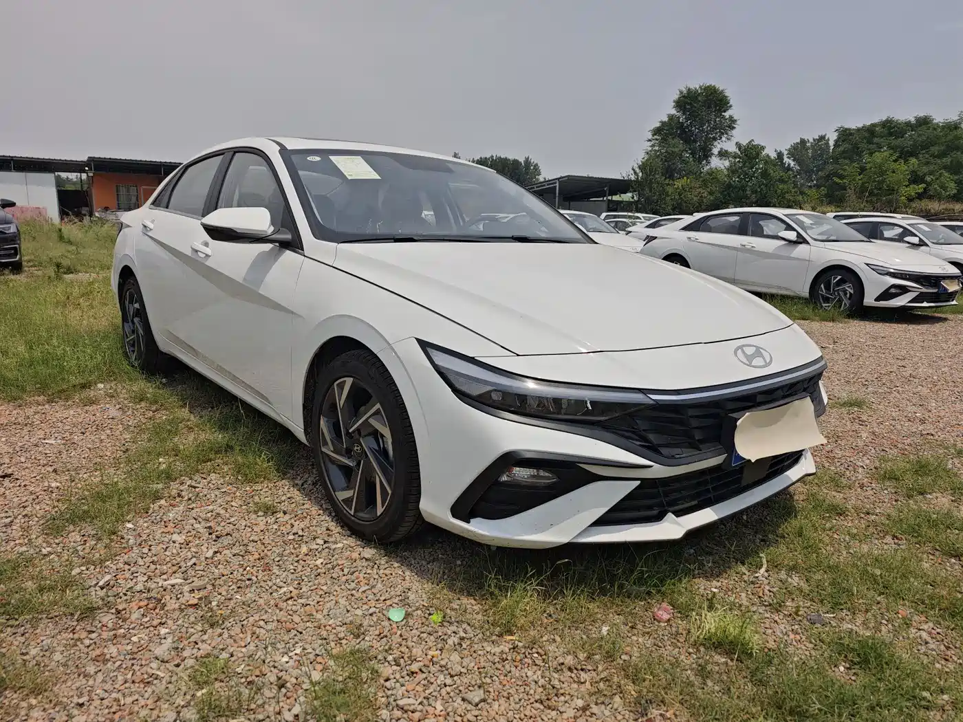Hyundai Elantra 2023 1.5L CVT GLX Elite Edition фото 3