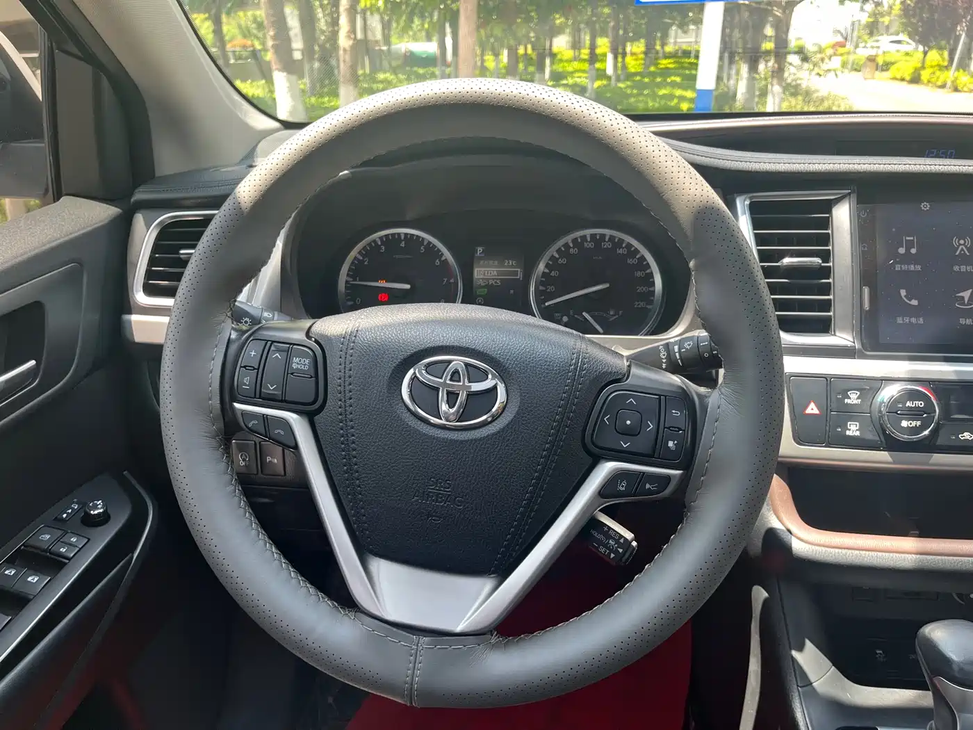 Toyota Highlander 2021 2.0T AWD Luxury 7-Seater фото 13