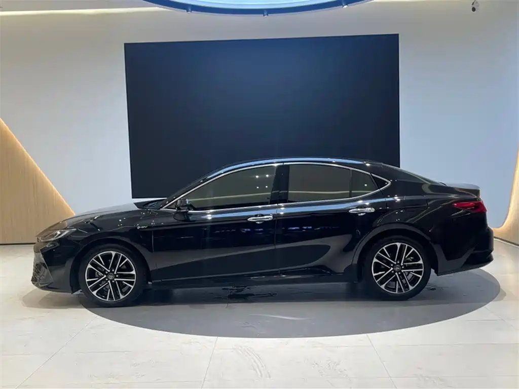 Toyota Camry 2024 Hybrid 2.0HG Premium Edition фото 24