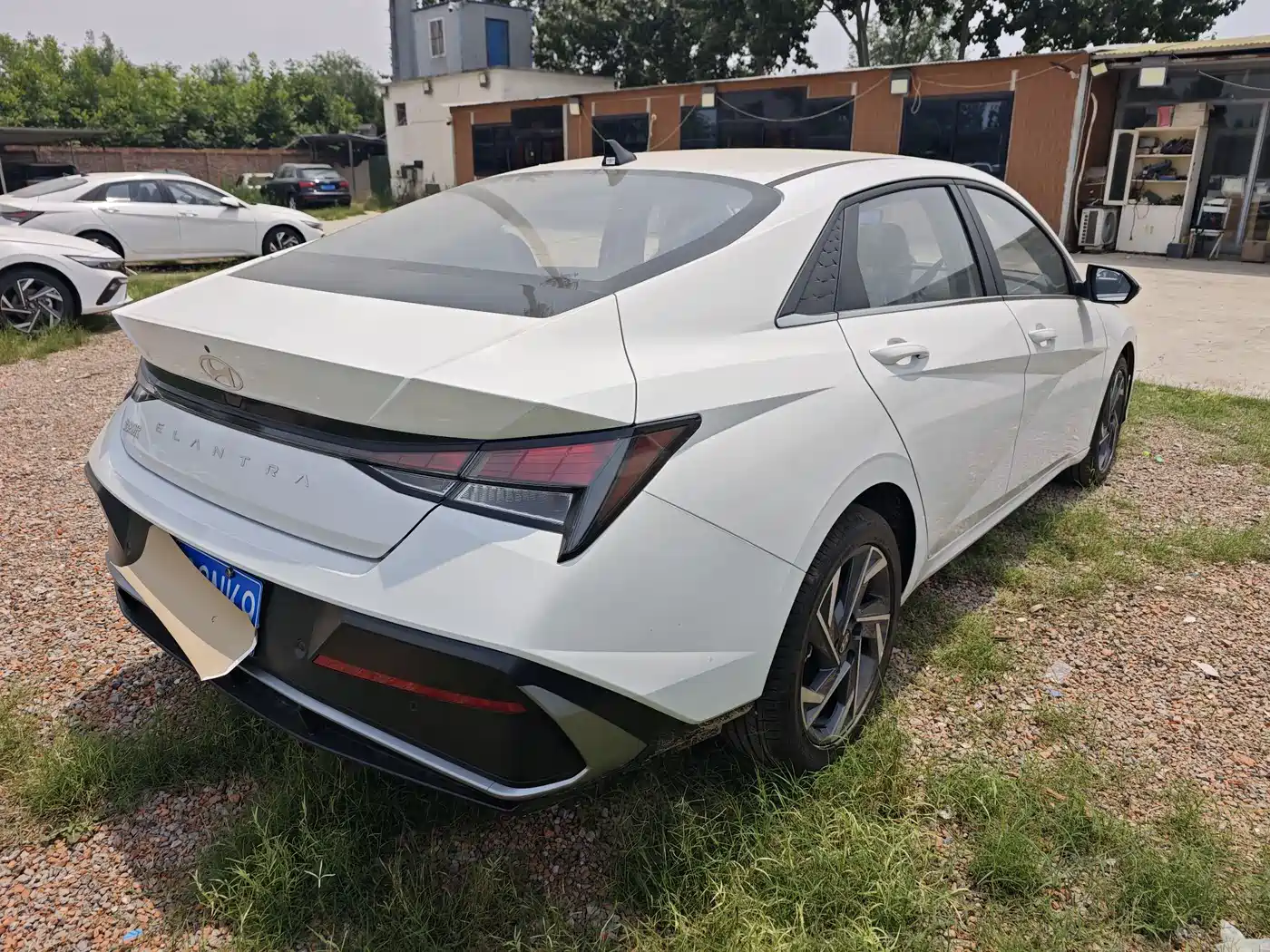 Hyundai Elantra 2023 1.5L CVT GLX Elite Edition фото 8