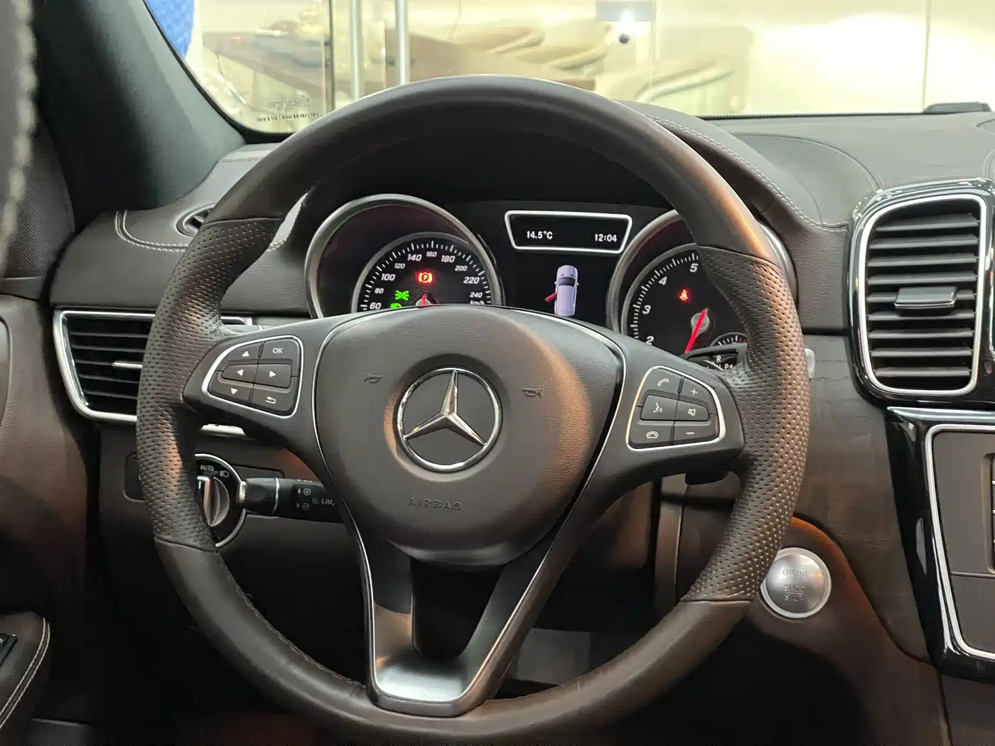 Mercedes-Benz GLE 2018 GLE 400 4MATIC Ultimate Edition фото 16