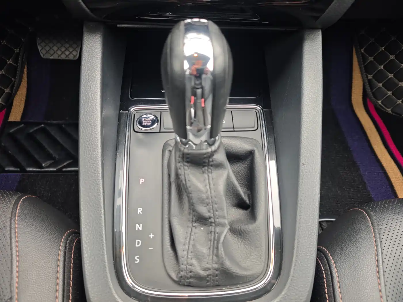 Volkswagen Sagitar 2015 230TSI Automatic Luxury фото 13