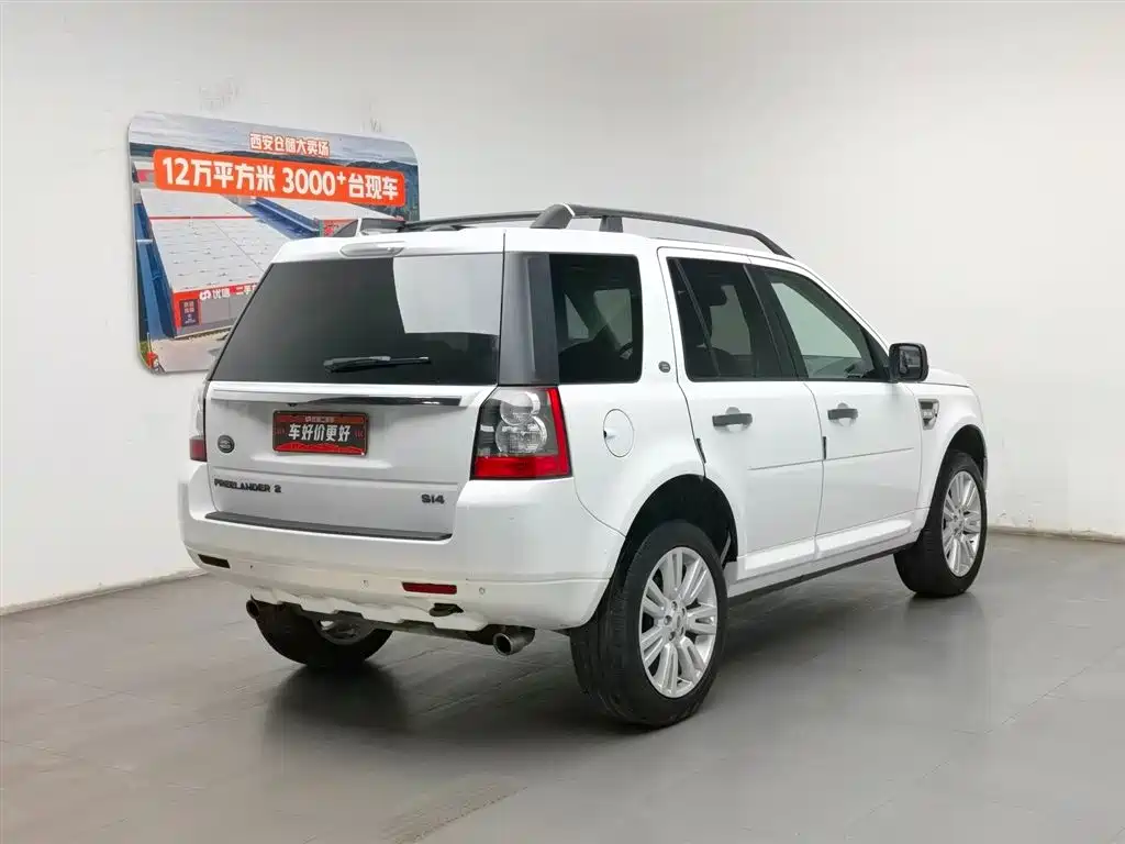 Land Rover Freelander 2 2012 2.0T Si4 SE Petrol фото 3
