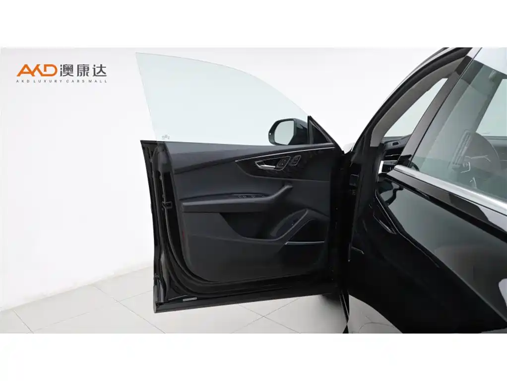 Audi Q8 2023 2022 55 TFSI Luxury Dynamic