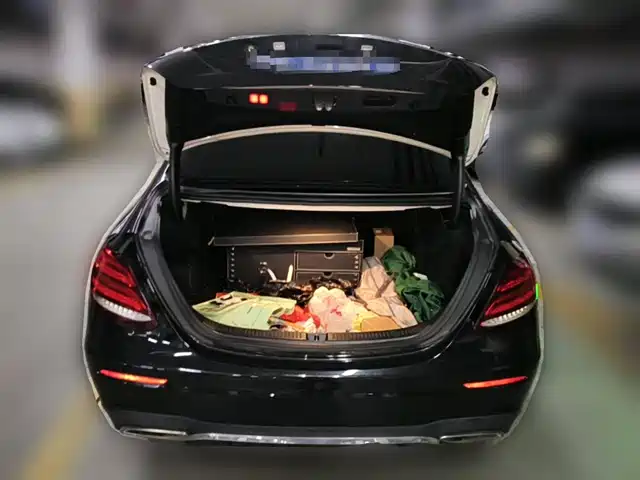 Mercedes-Benz E-Class 2020 Model E 260 L Sport — фото 5