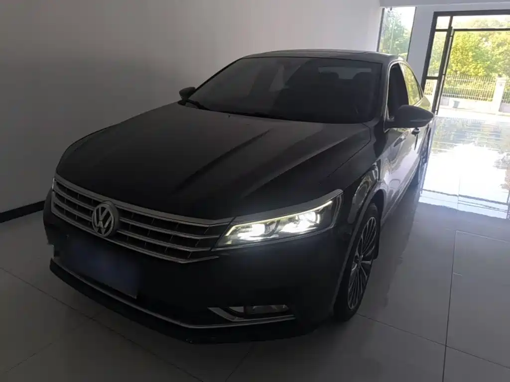 Photo 2 - Volkswagen Passat