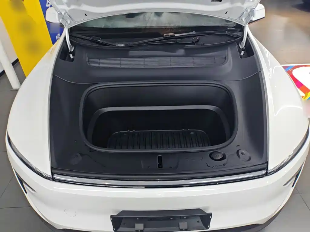 Tesla Model Y L 2025 2025 Facelift Long Range AWD