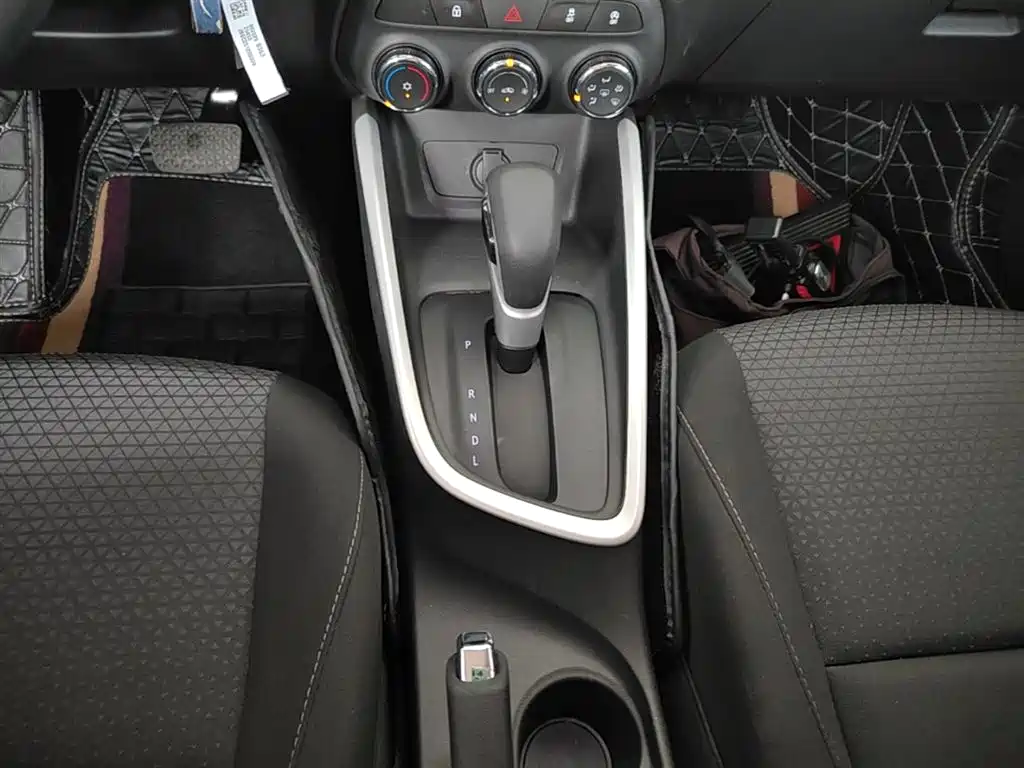 Chevrolet Cavalier 2020 325T Automatic Joy Edition фото 14
