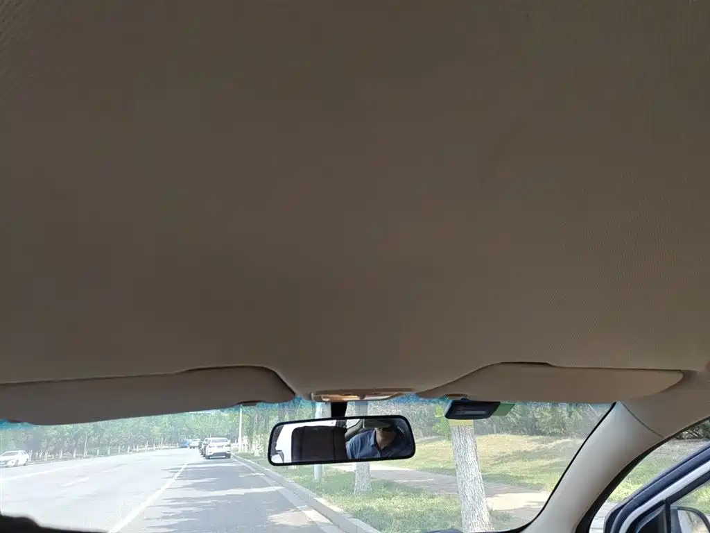 Фото 9 - Baojun 310W