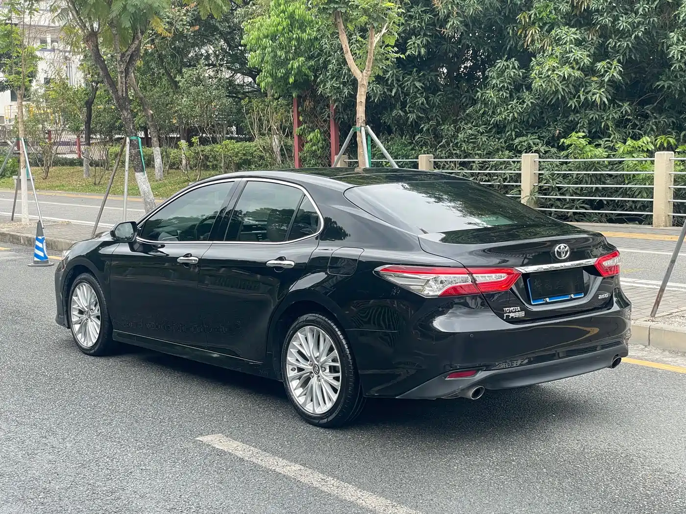 Toyota Camry 2018 2.5G Luxury Edition фото 3