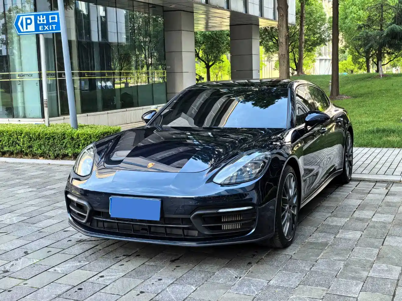 PORSCHE PANAMERA