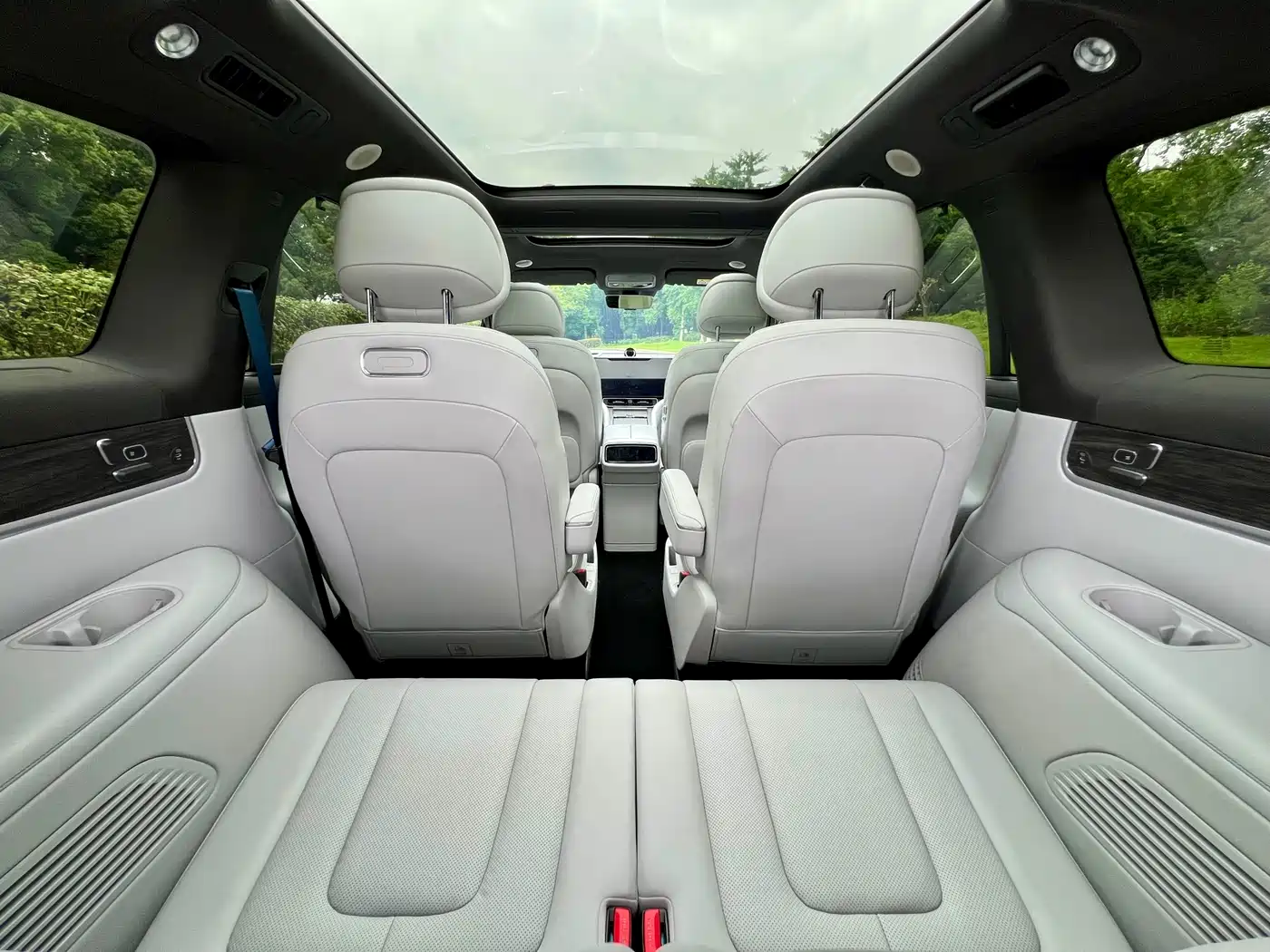 AITO Wenjie AITO M9 2024 Extended Range Ultra 42kWh 6-Seater фото 9