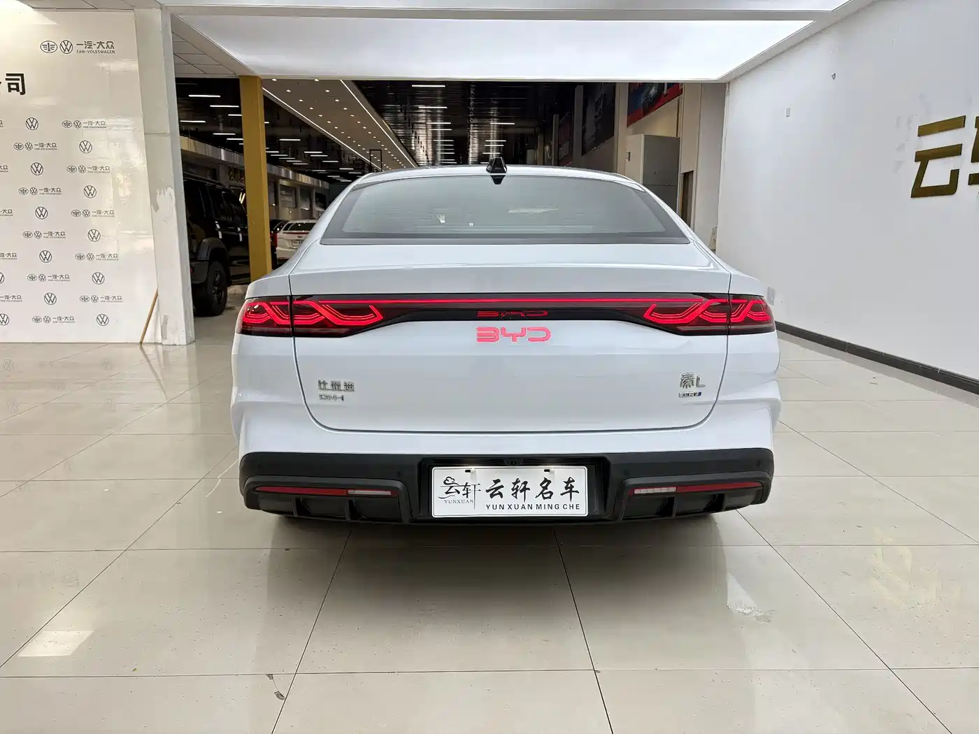 BYD Qin L 2025 DM-i Smart Drive Edition 80KM Leading фото 15