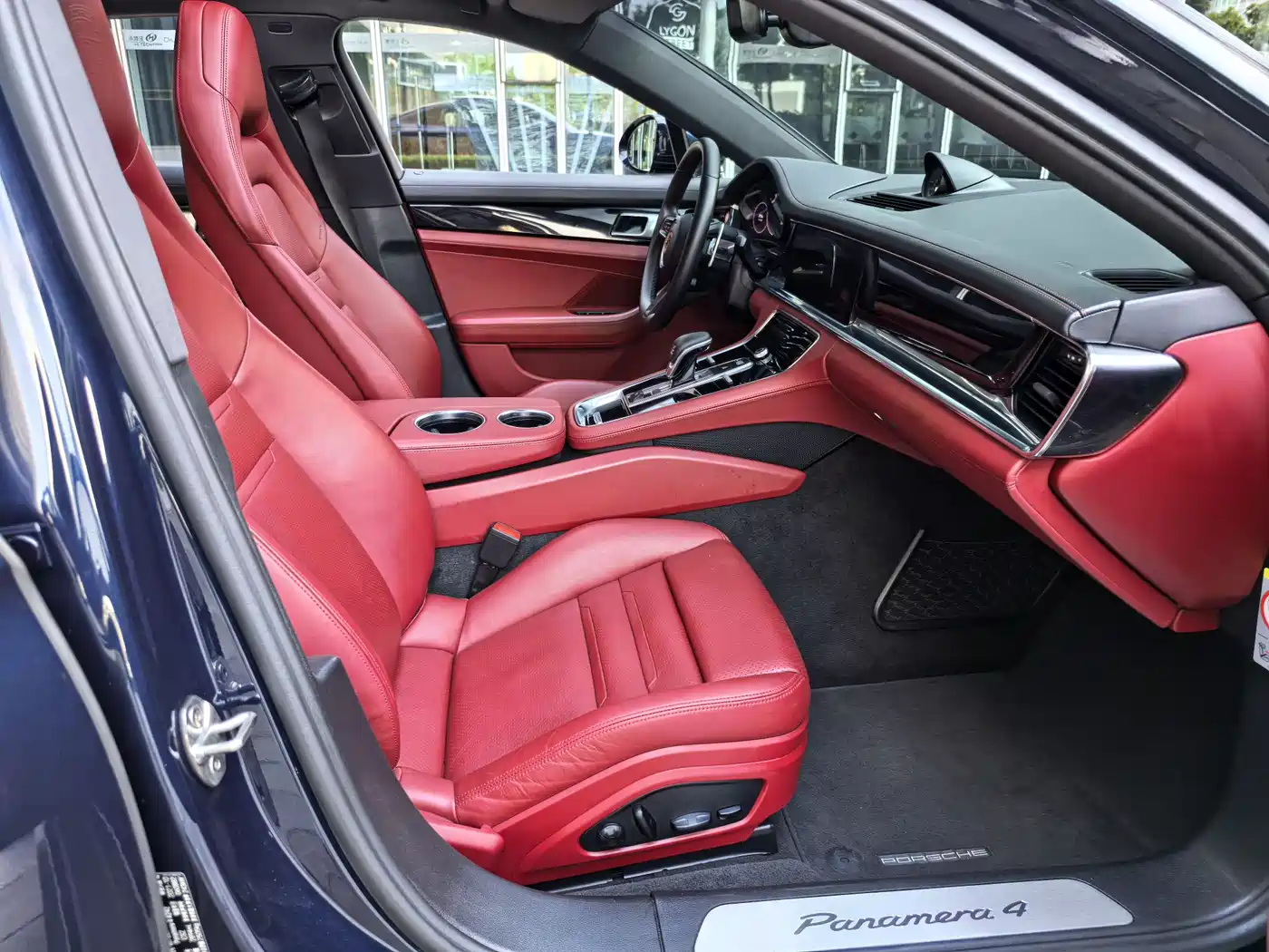 Porsche Panamera 2023 Panamera 4 Executive Long Wheelbase 2.9T фото 32