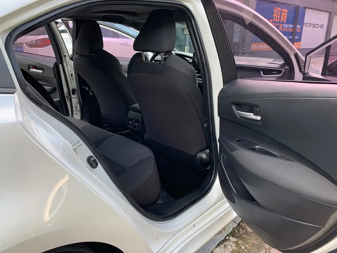 Toyota Levin 2021 185T CVT Luxury Edition фото 11