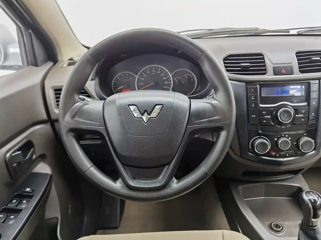 Wuling Motors Wuling Hongguang 2014 2014 1.5L S Standard