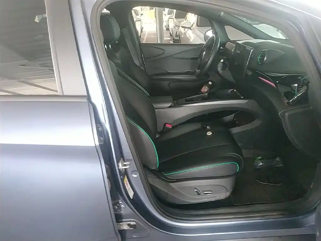 BYD Dolphin 2025 Smart Drive Edition 410km Fashion Version фото 25