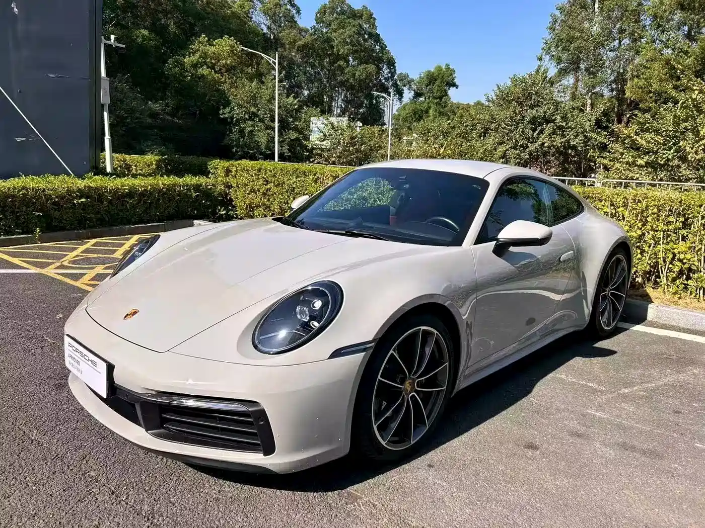 PORSCHE 911