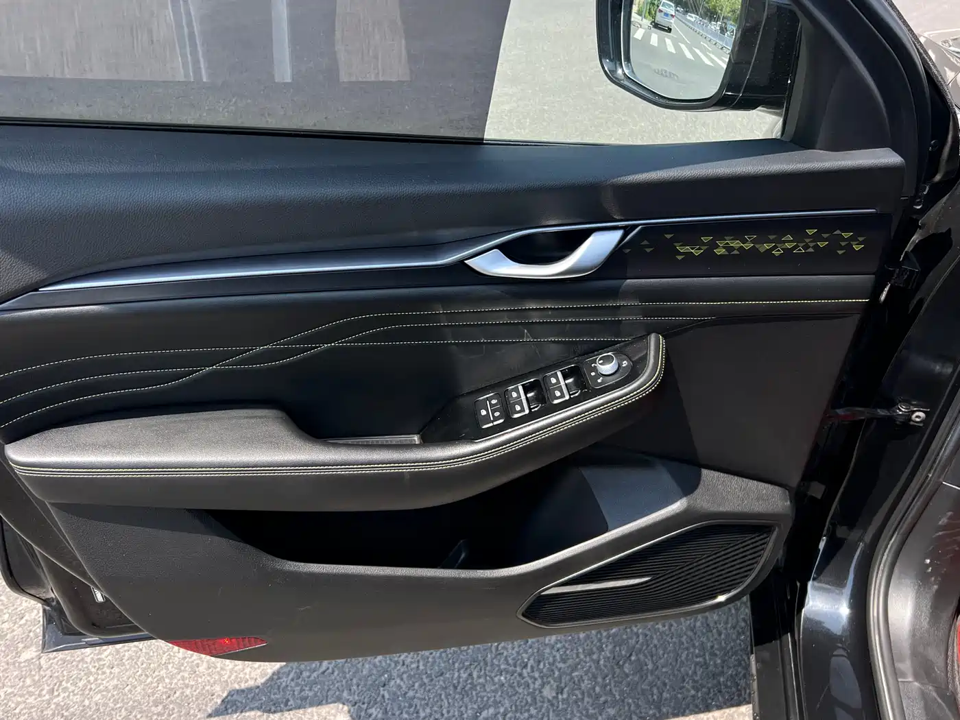 Фото 9 - Geely Preface