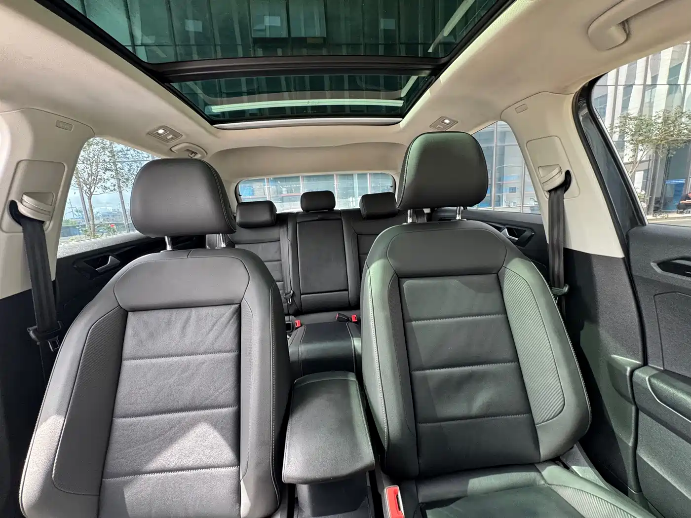 Photo 9 - Volkswagen T-ROC
