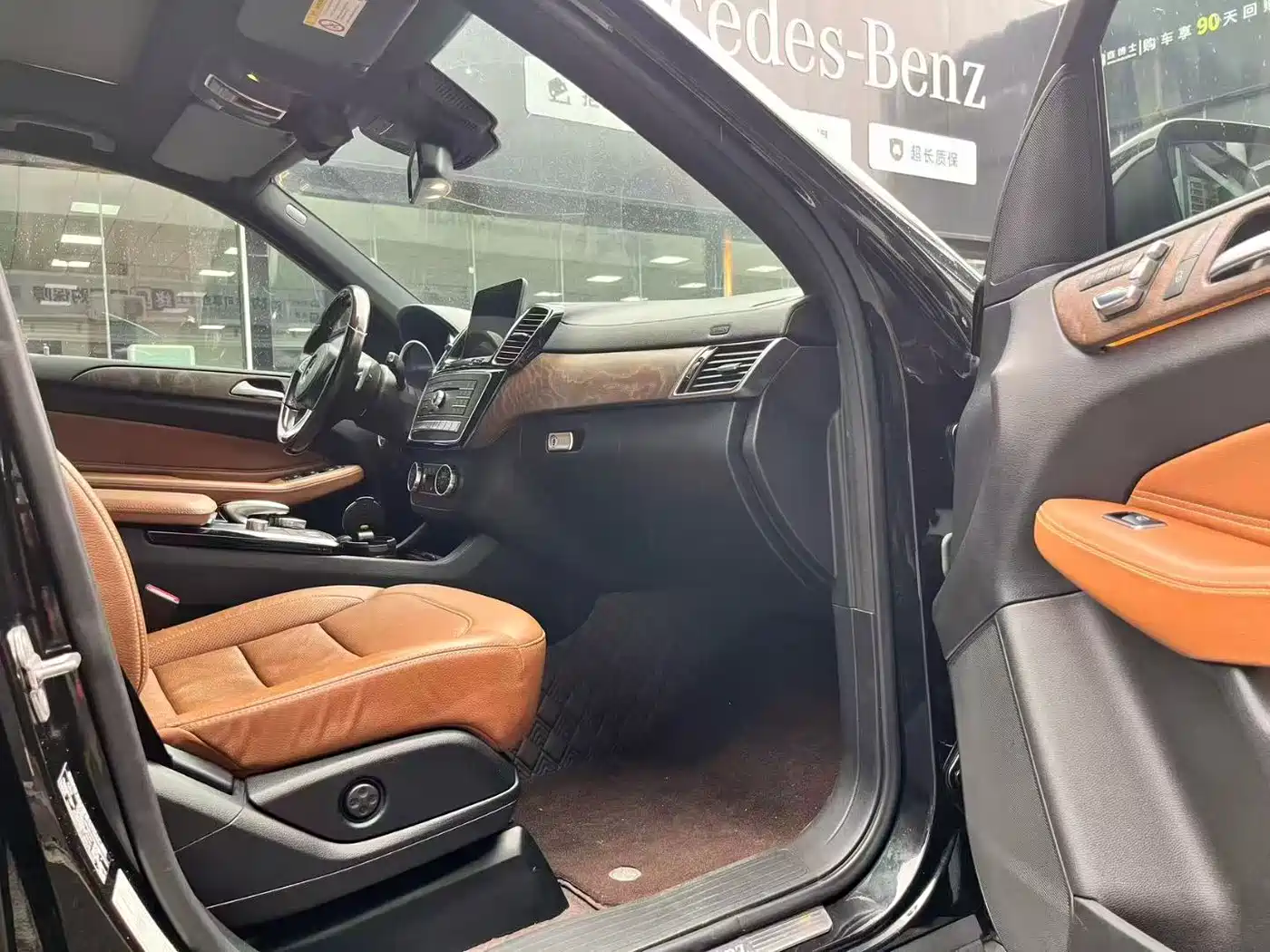 Mercedes-Benz GLS 2018 GLS 400 4MATIC Luxury фото 7