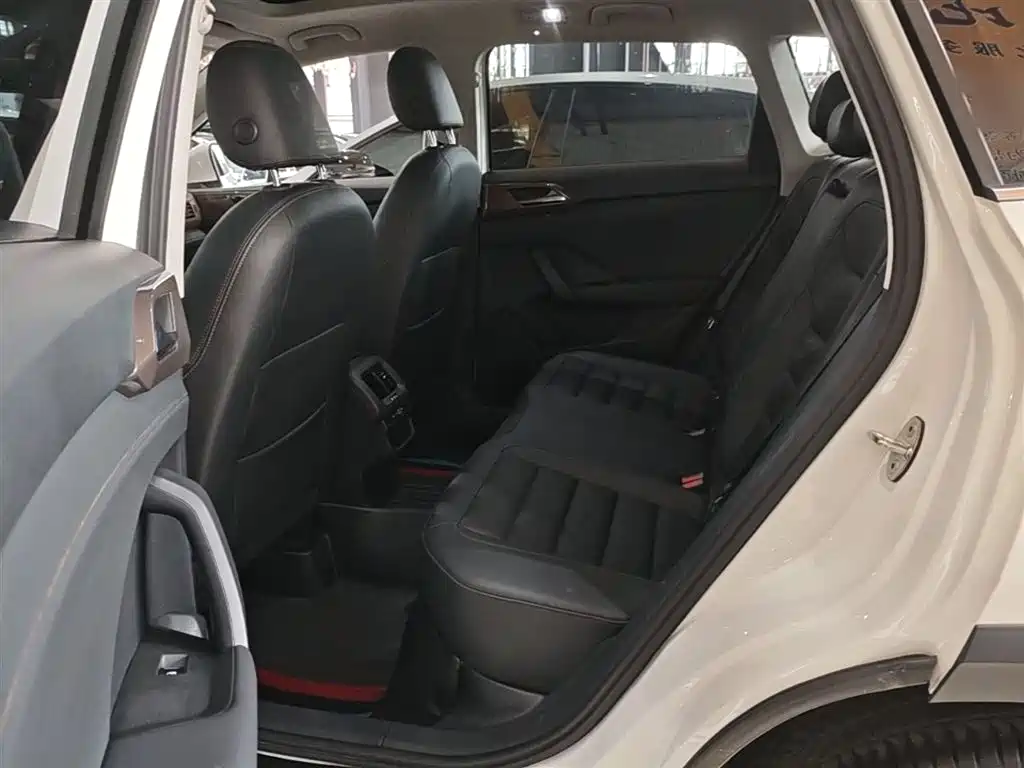VOLKSWAGEN TUYUE