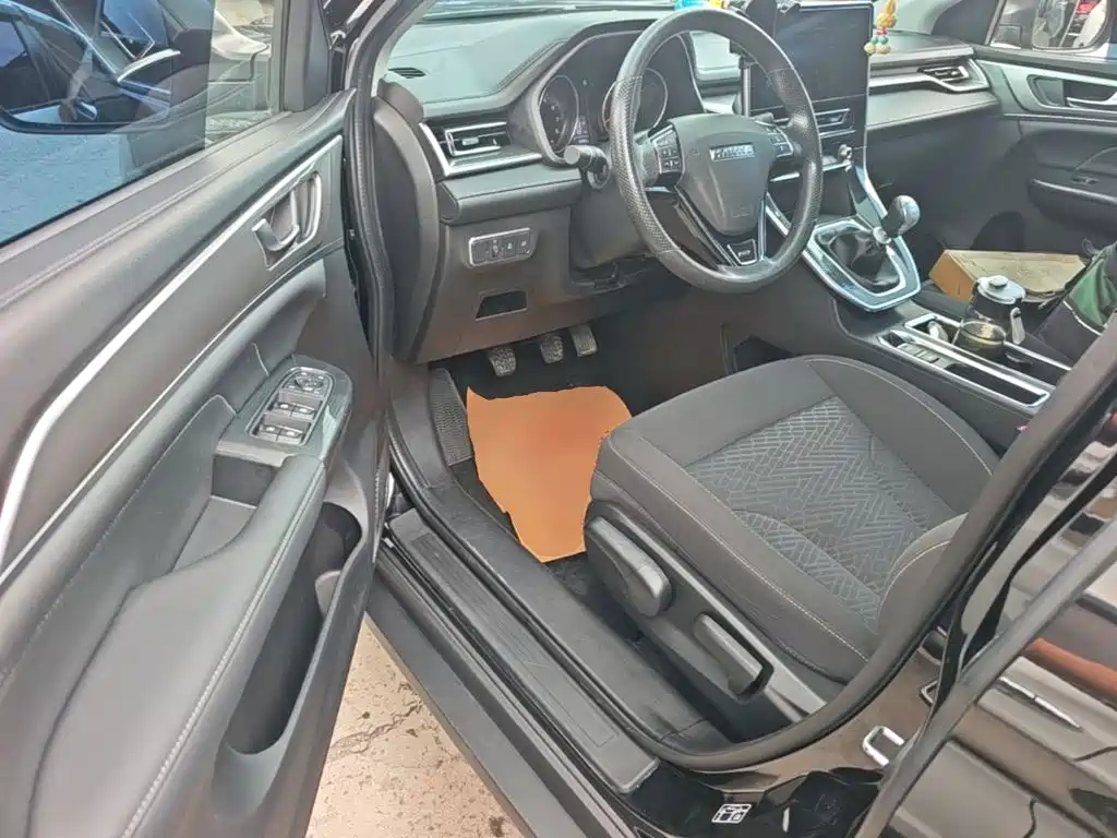 Haval M6 2024 2023 PLUS 1.5T Manual Elite Smart Connect