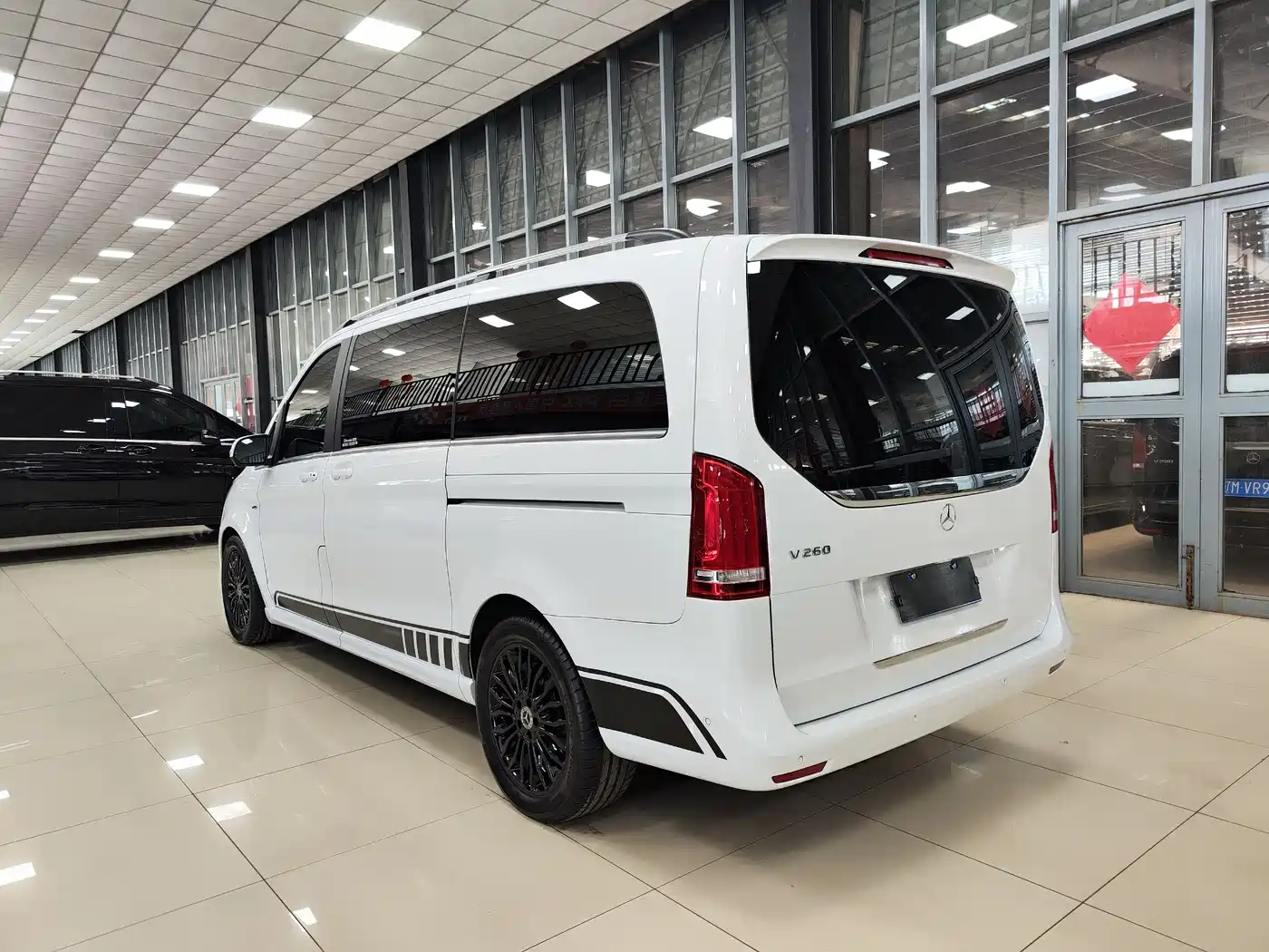 Mercedes-Benz V-Class 2018 V 260 Premium Edition China V фото 28