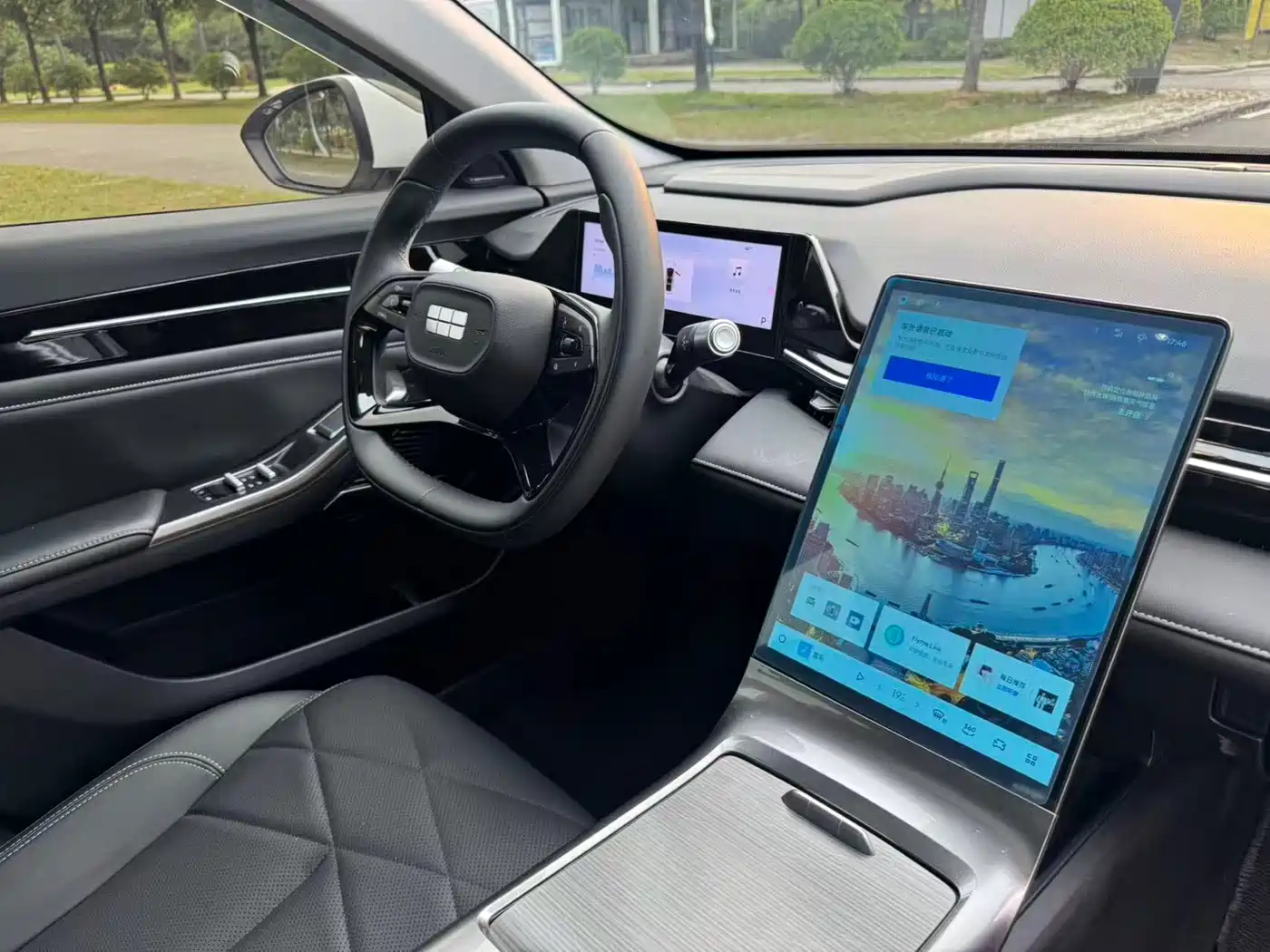 Geely Galaxy Galaxy L6 2024 125km PLUS Soaring Dragon Edition фото 15