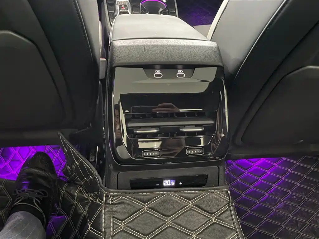 AUDI A5L