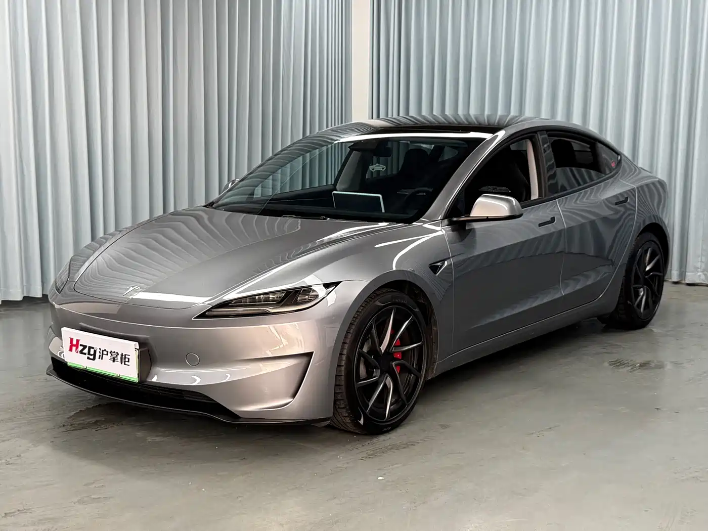 Tesla Model 3 2024