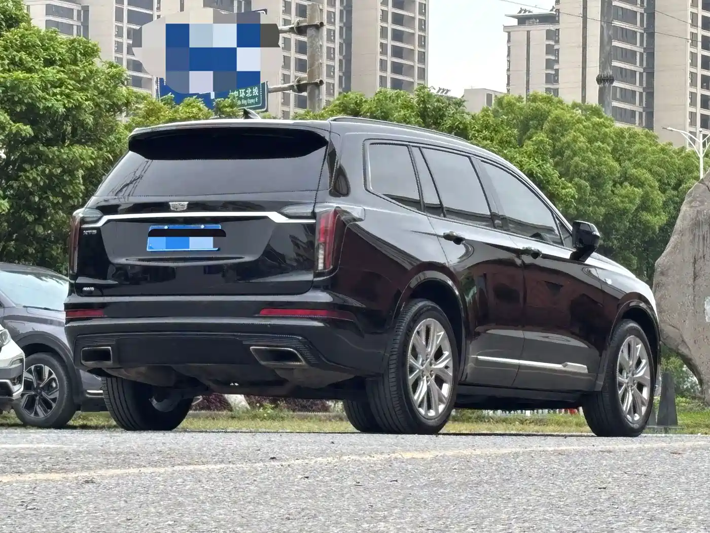 Photo 21 - Cadillac XT6