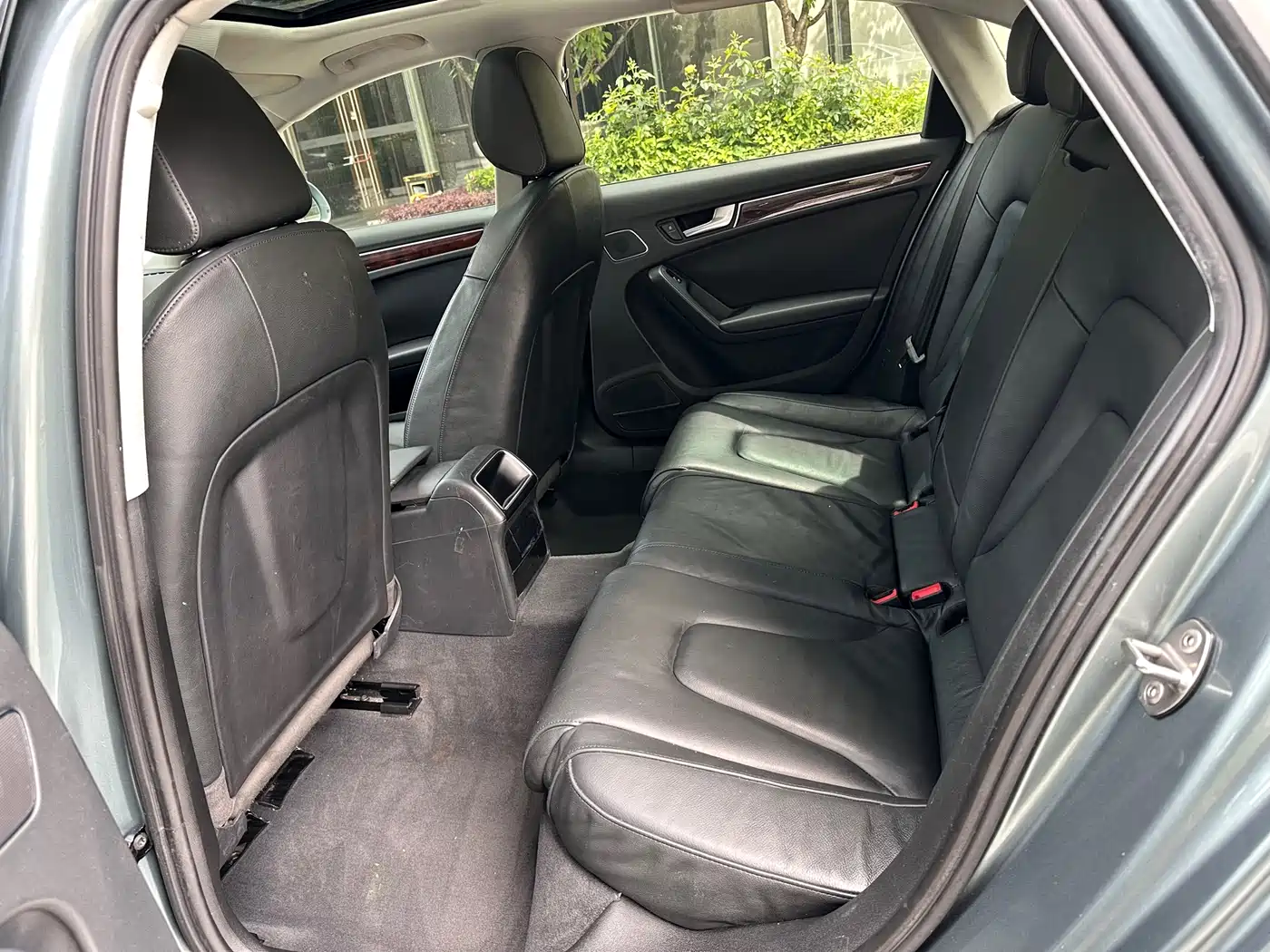 Audi A4L 2011 2.0 TFSI Standard фото 8