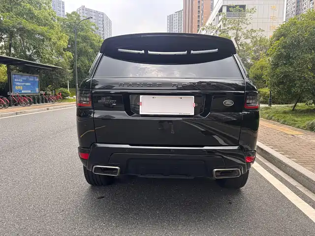 Land Rover Range Rover Sport 2022 3.0 L6 Gloss Black Edition — фото 4