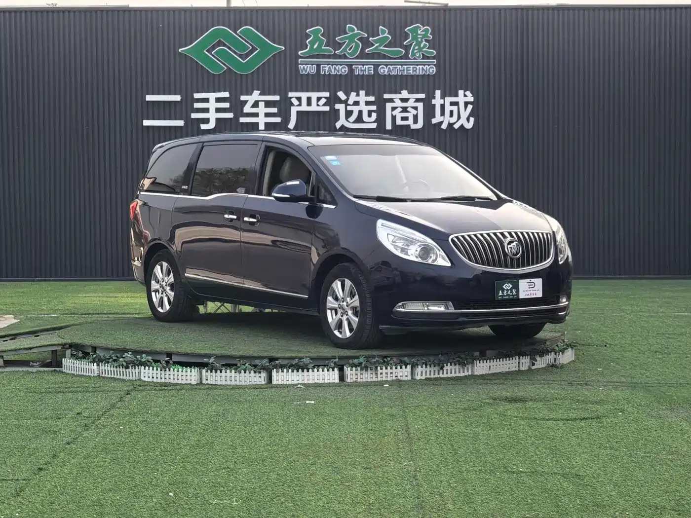 Buick GL8 2014 3.0L XT Luxury Business Flagship фото 3