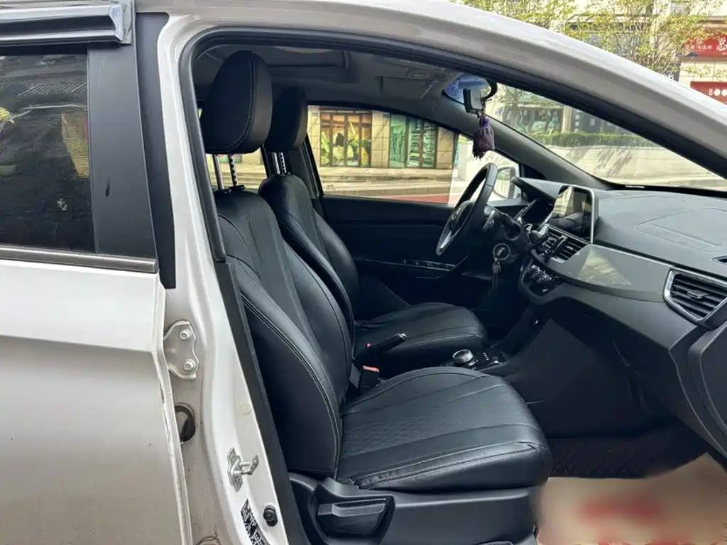 Baojun 310W 2018 2018 1.5L Auto Luxury China V
