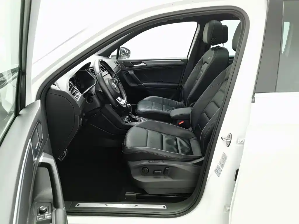Фото 10 - Volkswagen Tiguan