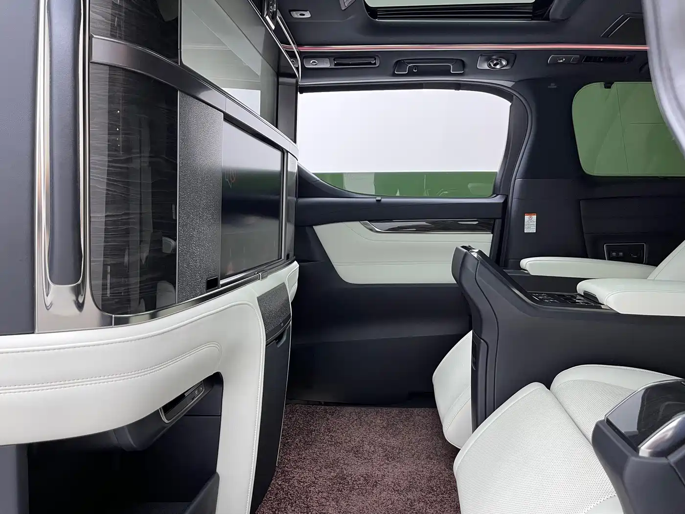 Lexus LM 2020 2020 300h 4-Seat Imperial Edition